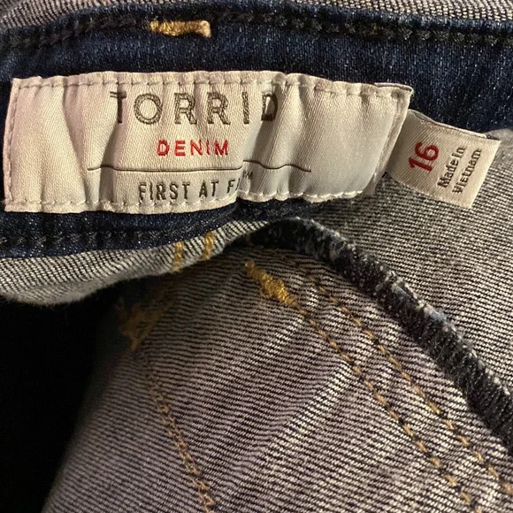 Torrid - Picture 3 of 4